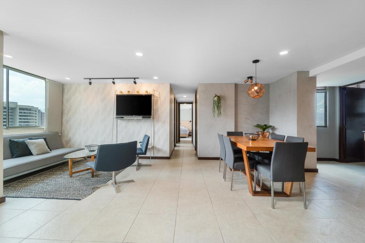 Apartamentos Poblado Alejandria By Housy Host Меделин Екстериор снимка