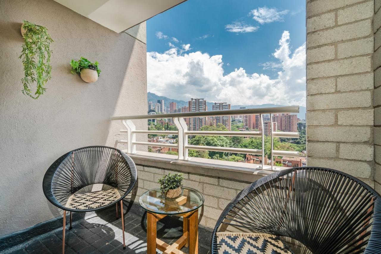 Apartamentos Poblado Alejandria By Housy Host Меделин Екстериор снимка