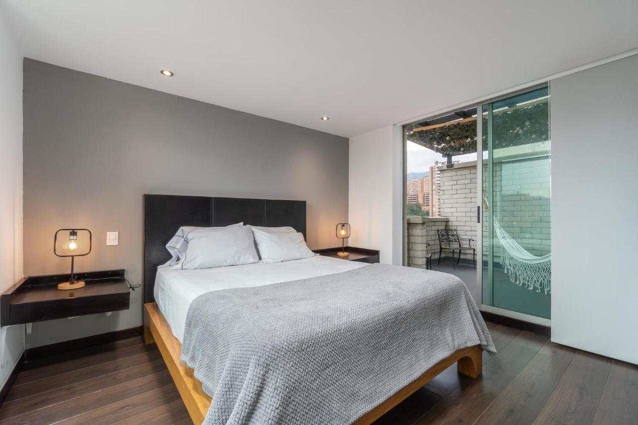 Apartamentos Poblado Alejandria By Housy Host Меделин Екстериор снимка