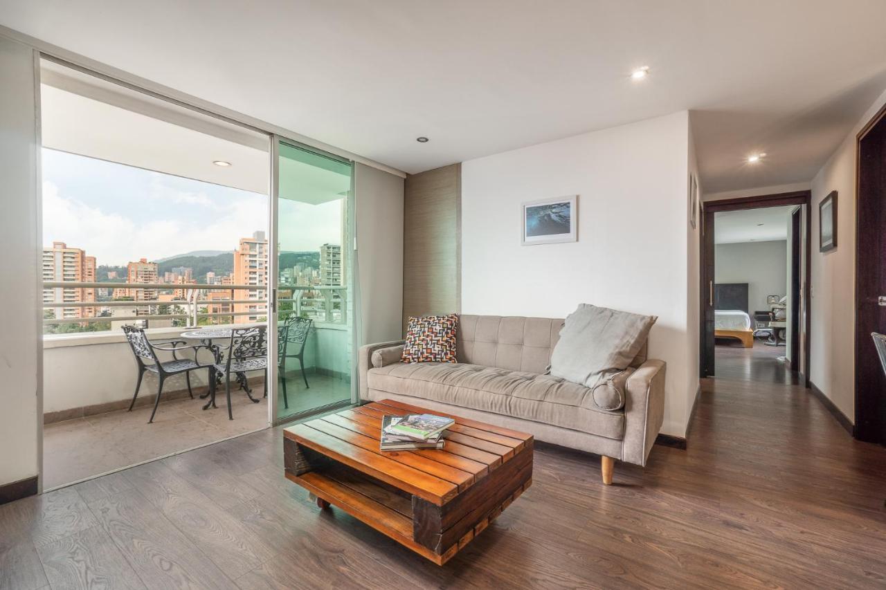 Apartamentos Poblado Alejandria By Housy Host Меделин Екстериор снимка