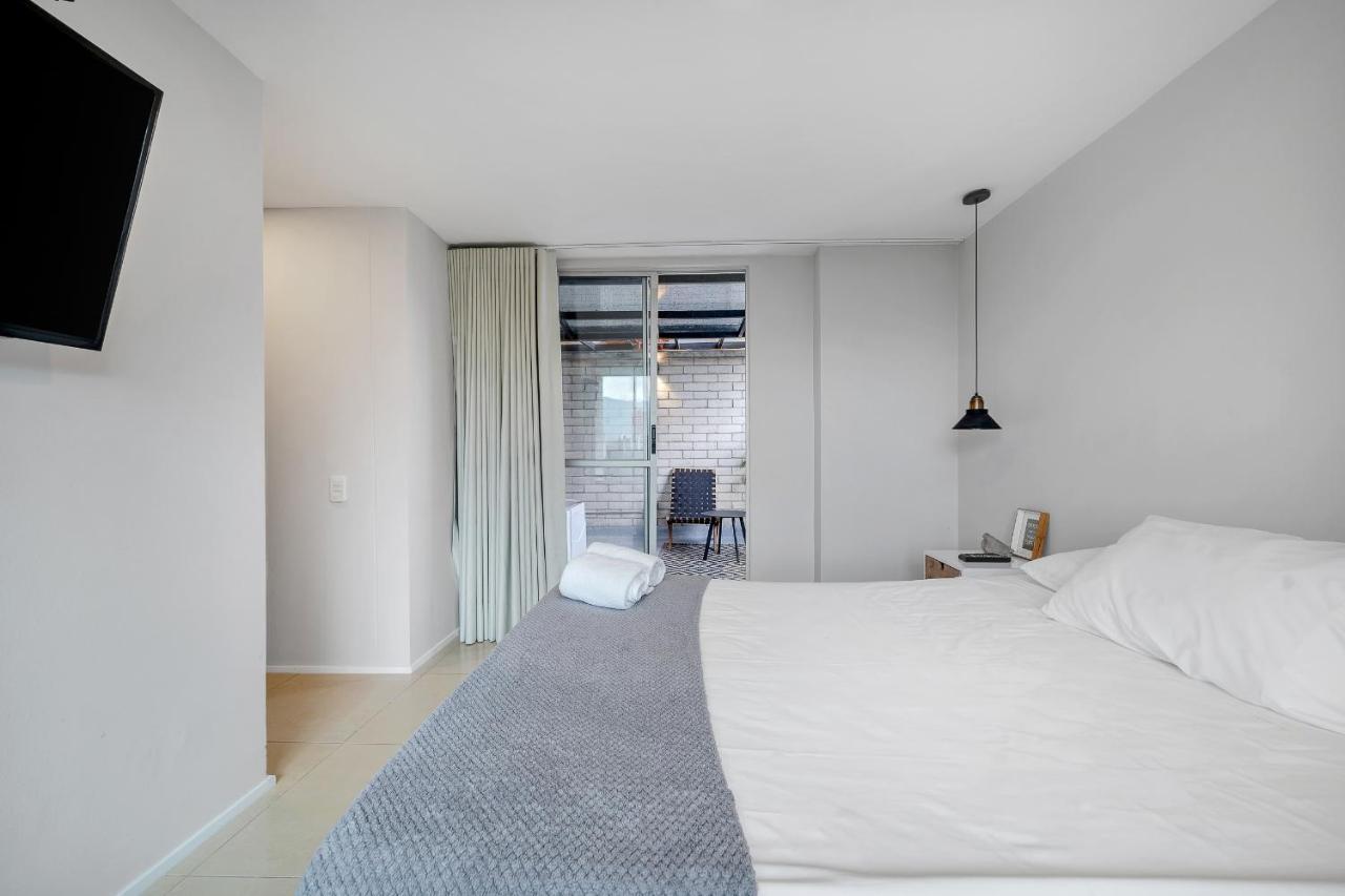 Apartamentos Poblado Alejandria By Housy Host Меделин Екстериор снимка