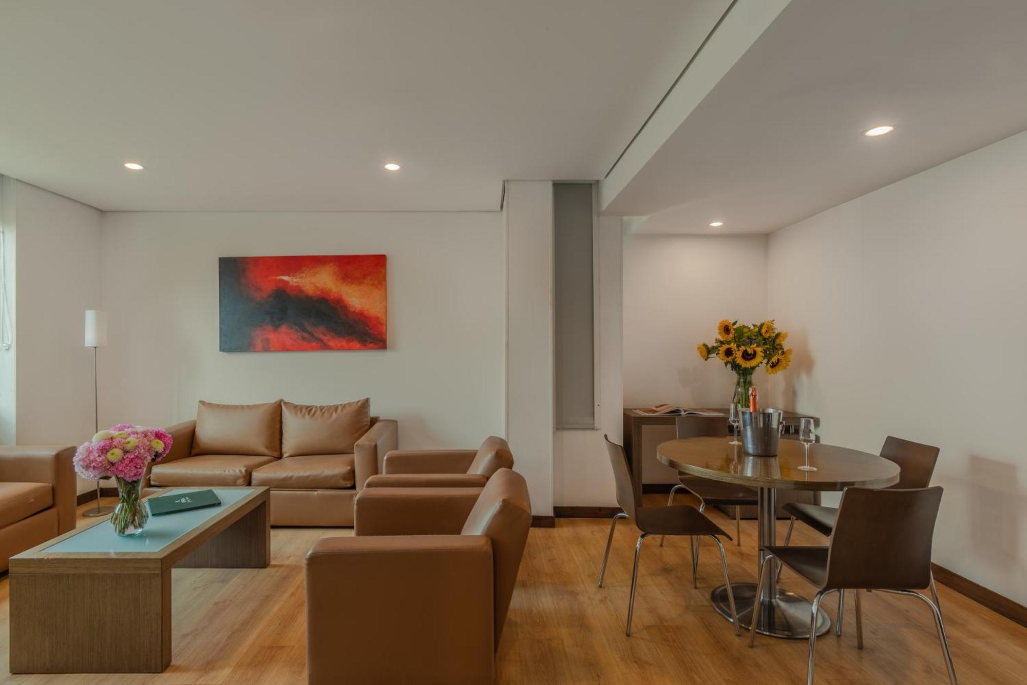 Apartamentos Poblado Alejandria By Housy Host Меделин Екстериор снимка