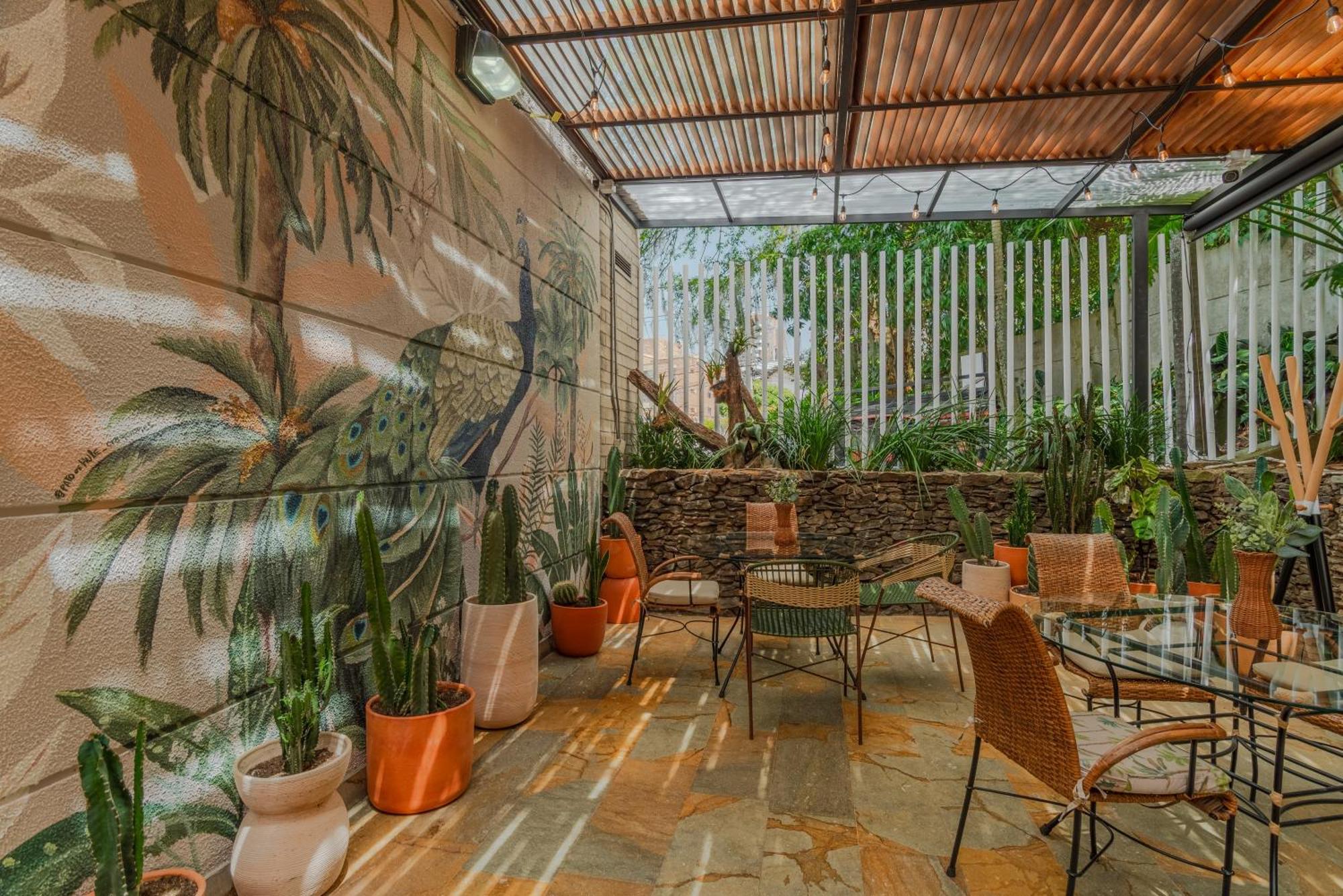 Apartamentos Poblado Alejandria By Housy Host Меделин Екстериор снимка