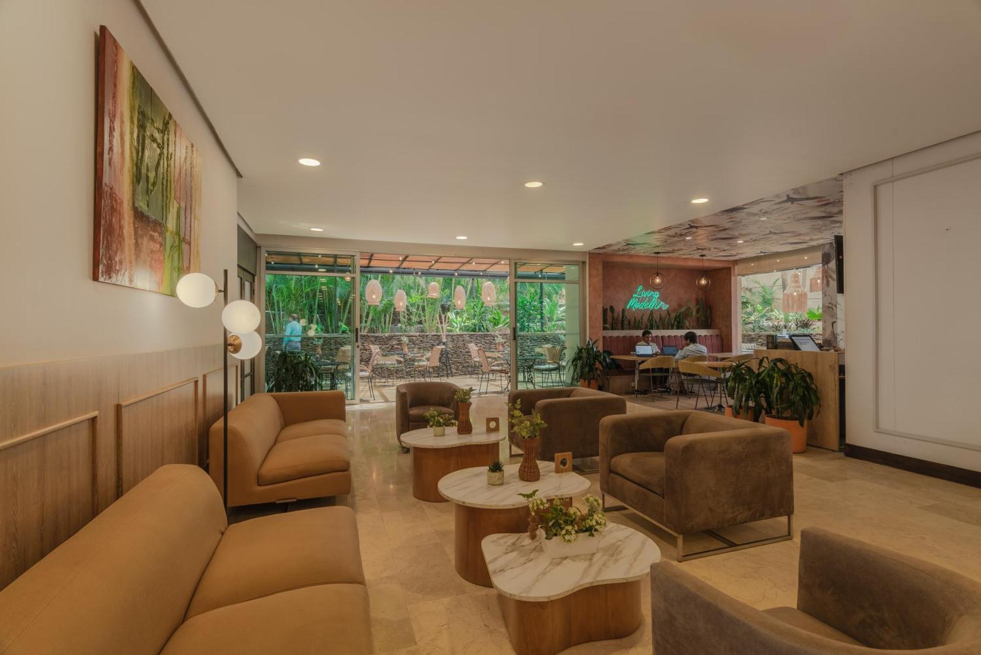 Apartamentos Poblado Alejandria By Housy Host Меделин Екстериор снимка