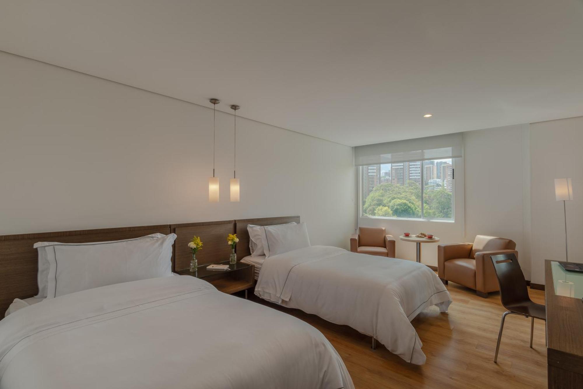 Apartamentos Poblado Alejandria By Housy Host Меделин Екстериор снимка